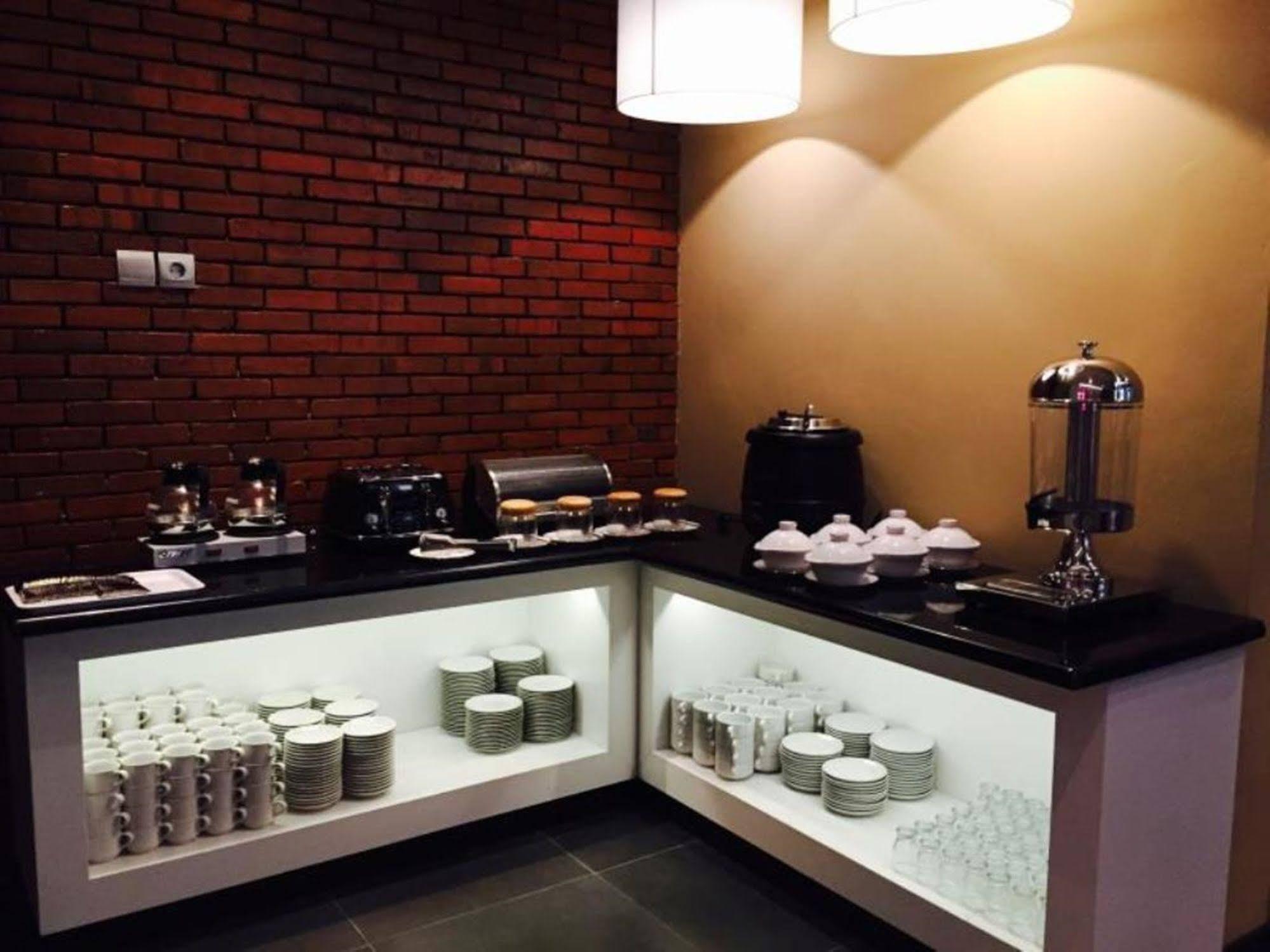 Kalya Hotel Bandung Dago Ngoại thất bức ảnh