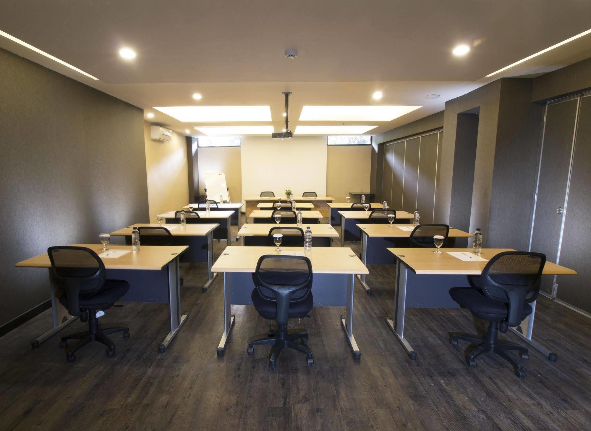 Kalya Hotel Bandung Dago Ngoại thất bức ảnh